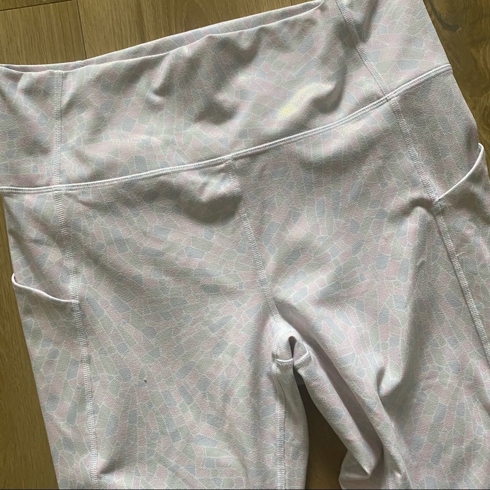 Fabletics purelux pastel iridescent shimmer leggings large - Picture 2 of 7